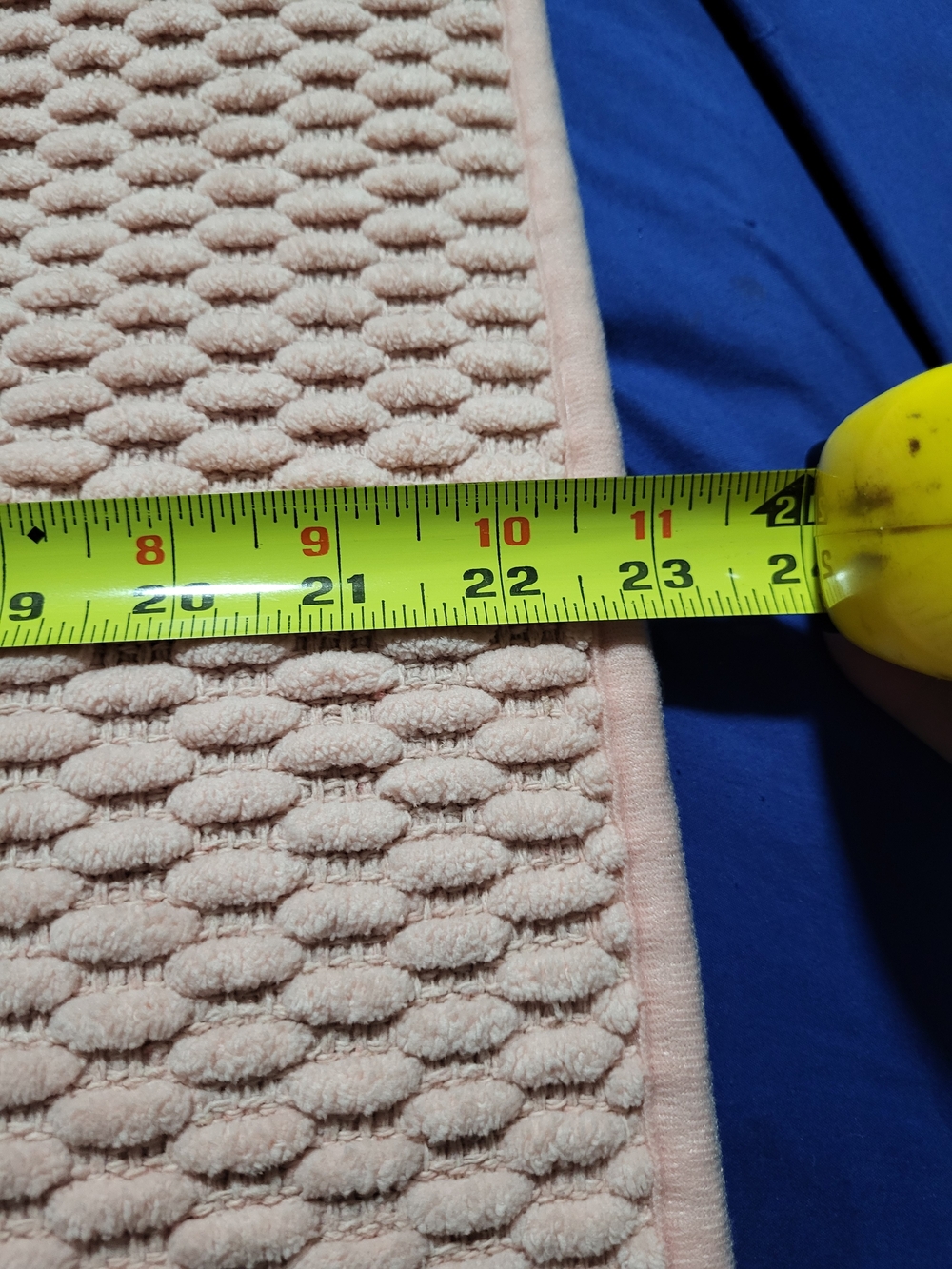 Textured Pink Bath Mat - Picture 3 of 4